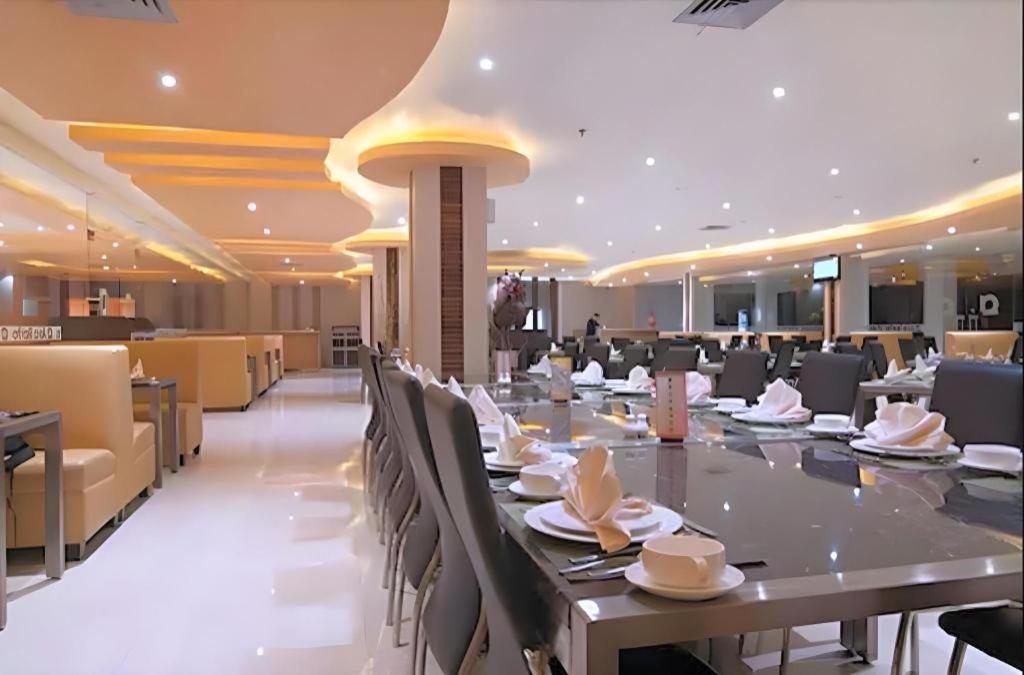 โรงแรมอเรีย บาริโต บันจาร์มาซิน ภายนอก รูปภาพ